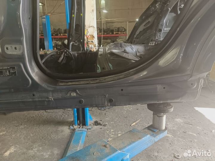 Порог со стойкой левый Lexus IS250 (XE30)