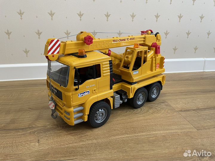 Игрушки машина Bruder