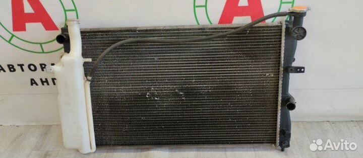 Радиатор охлаждения двигателя Mitsubishi Colt Z32A
