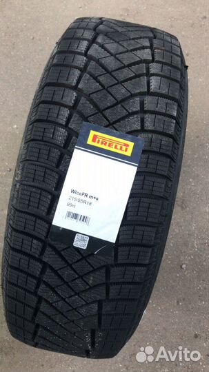 Pirelli Ice Zero FR 215/55 R18 99H