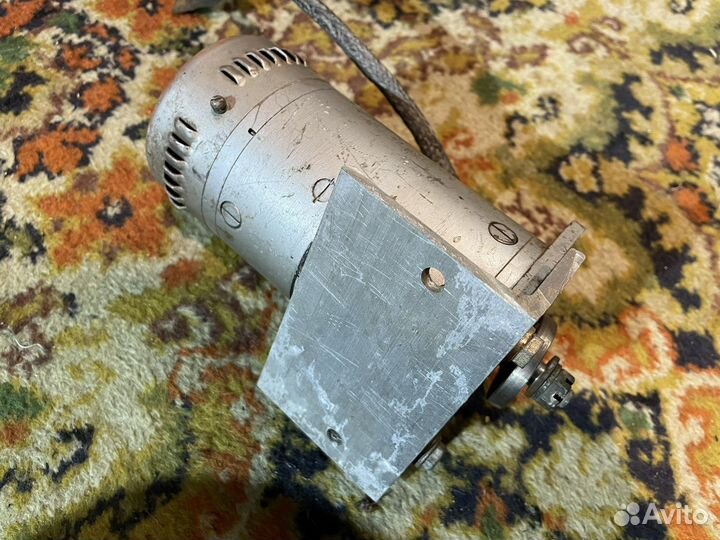 Электродвигатель дв-200