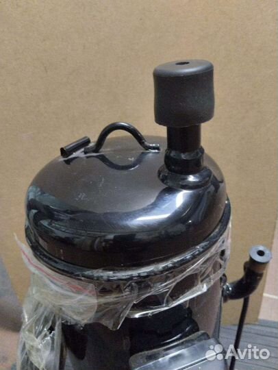 Спиральный компрессор Hitachi 401DHV-64D2Y