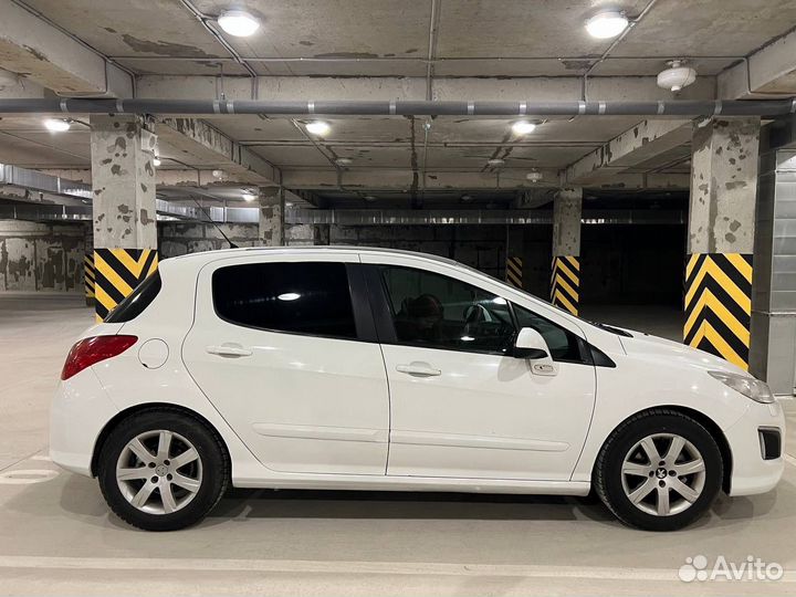 Peugeot 308 1.6 AT, 2011, 196 000 км