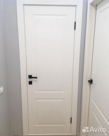 Двери межкомнатные классические белые