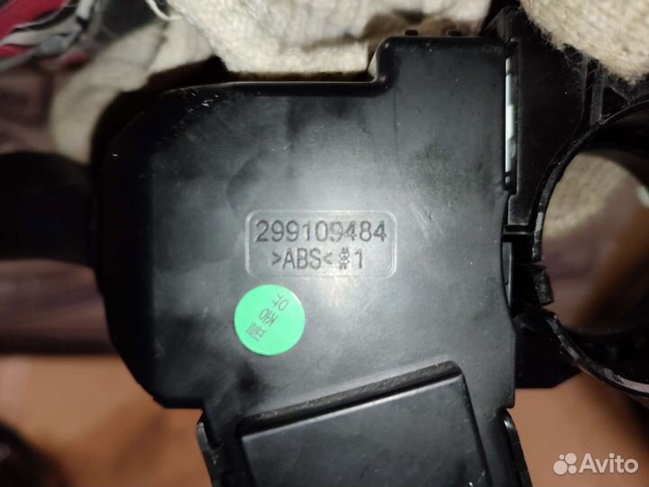 Подрулевой переключатель Kia Quoris 2012