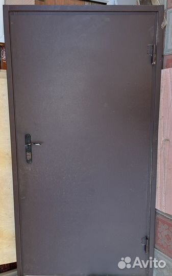 Дверь входная металлическая