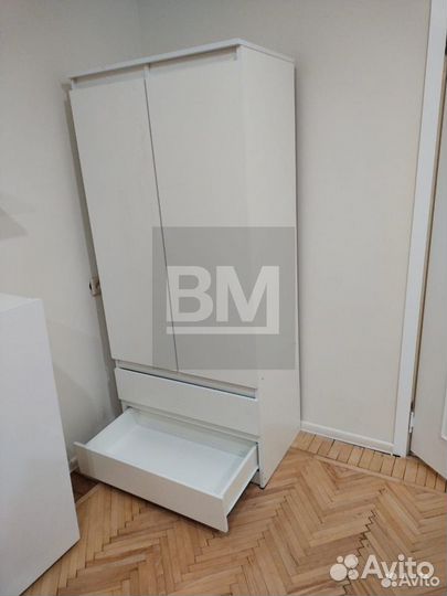 Шкаф белый распашной 2-ух створчатый