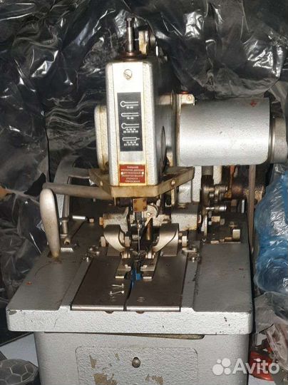 Петельная глазковая машина Минерва Р2