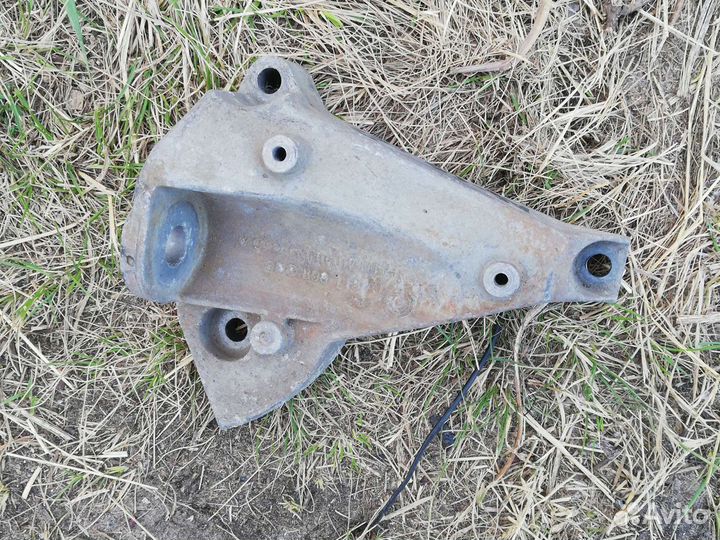 Кронштейн Ауди А6 С5