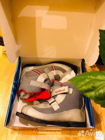 Ботинки лыжные