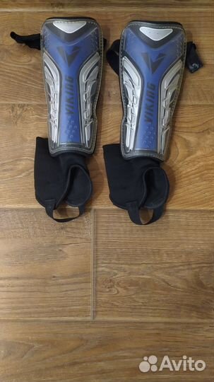 Щитки футбольные 