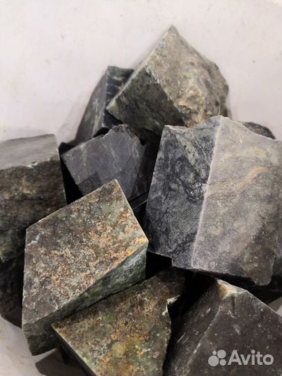 Камни для печи Змеевик темный (колотый) 10 кг