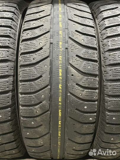 Bridgestone Ice Cruiser 7000 205/65 R15 89L