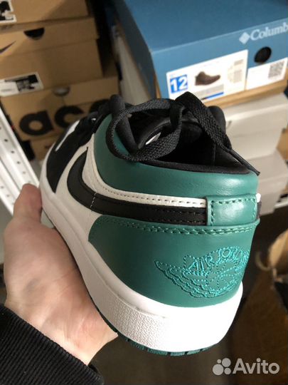 Кроссовки Nike air Jordan low 41 новые