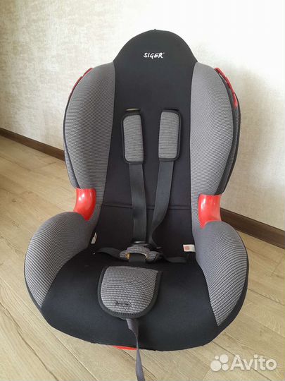 Автомобильное кресло