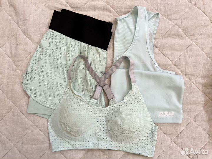 Спортивный комплект женский