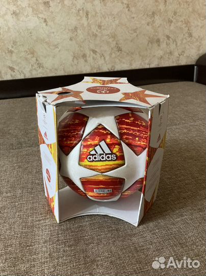 Футбольный мяч Adidas лига чемпионов 2019