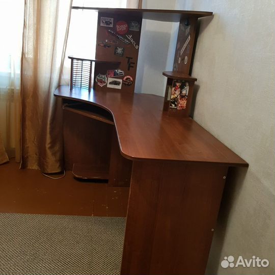 Компьютерный стол