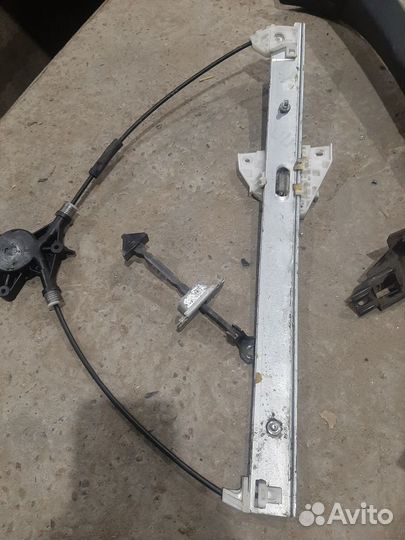 Механизм стеклоподъёмника Мазда 3 бк,Mazda 3 BK