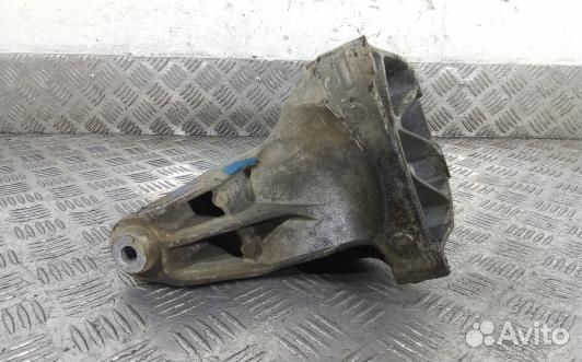 Кронштейн двигателя дизельный mercedes benz vito W