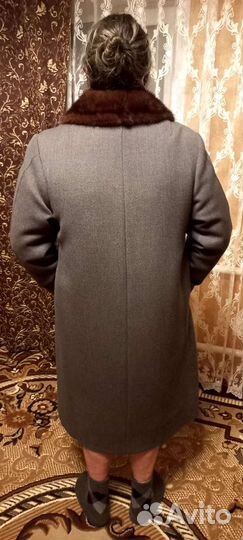 Пальто женское 52 размер