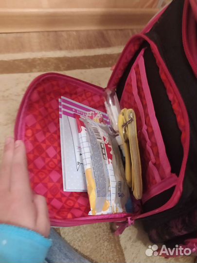 Рюкзак для девочки в школу