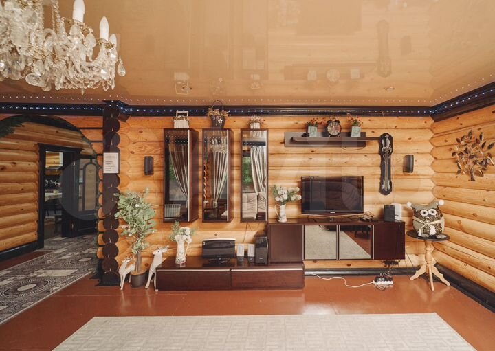 Коттедж 240 м² на участке 12 сот.