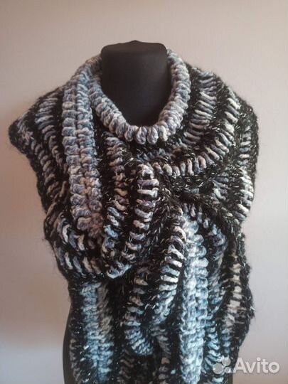 Объёмный вязаный шарф