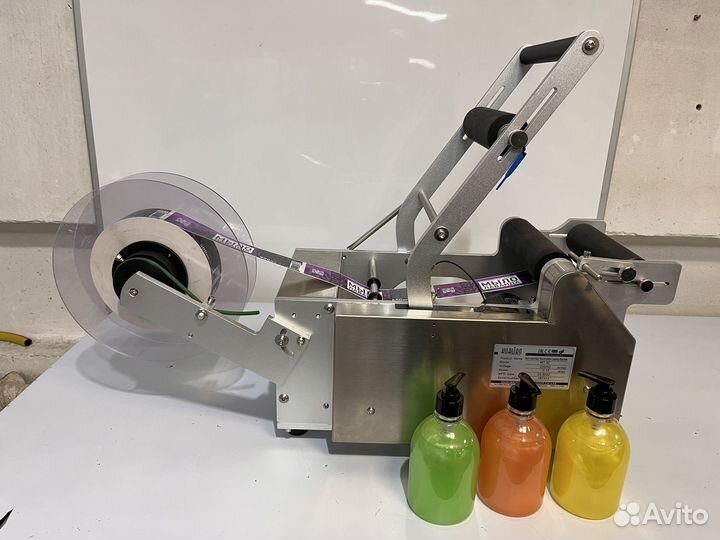 Этикетировщик бутылок