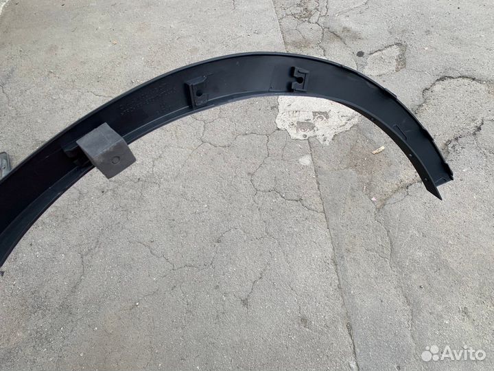 Накладка, молдинг переднего крыла левого Kuga 2