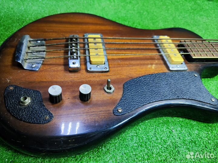Электро бас гитара Урал. 86 г. Винтаж