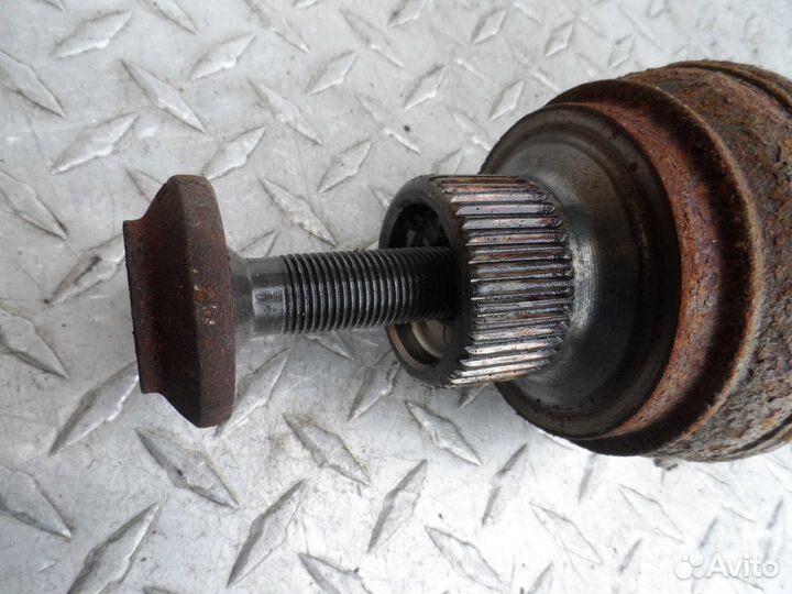 Полуось задняя левая Audi A6 C7 8R0501203C