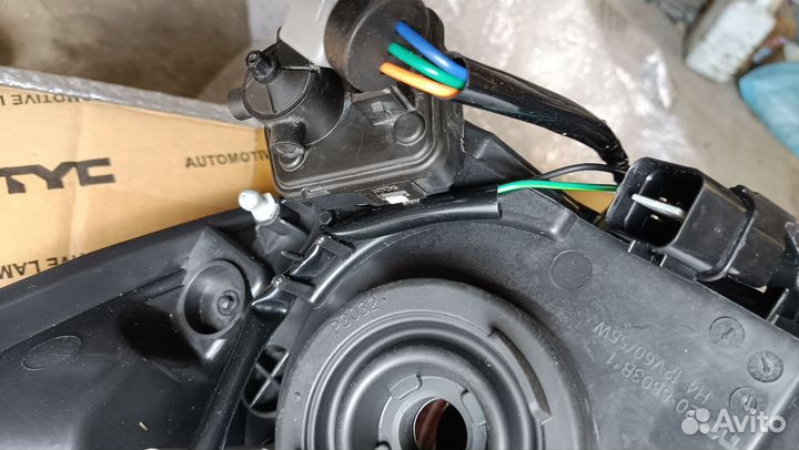 Фара передняя правая Мицубиси лансер 9