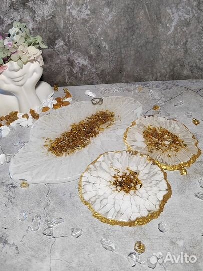 Блюдо сервировочное и подстаканники