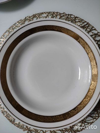 Набор больших тарелок