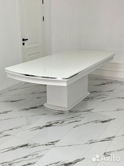 Стол и Стулья