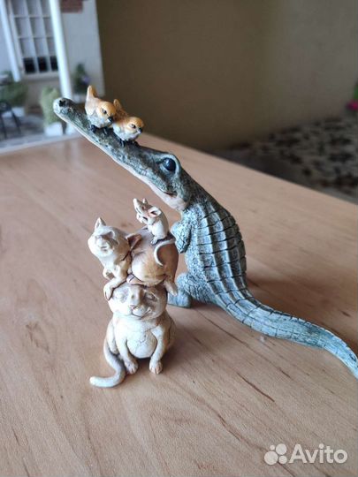 Статуэтки из полистоуна и фарфора