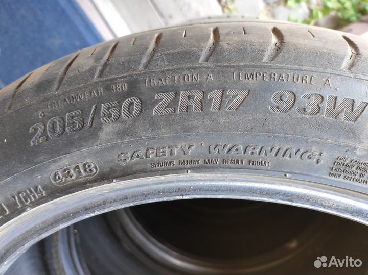 Kumho Ecsta HS52 205/50 R17 93W