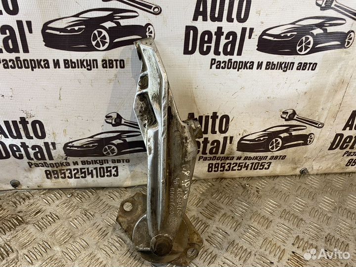 Кронштейн крепления даигателя audi 80 b3