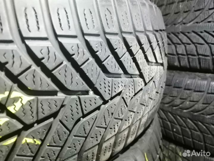 Yokohama BluEarth Winter V905 225/60 R17