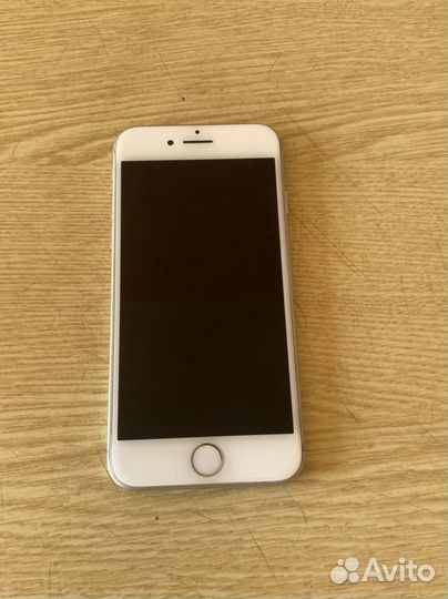 Телефон iPhone 7