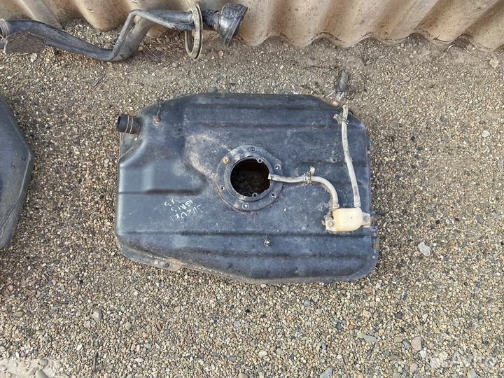 Топливный бак suzuki ignis