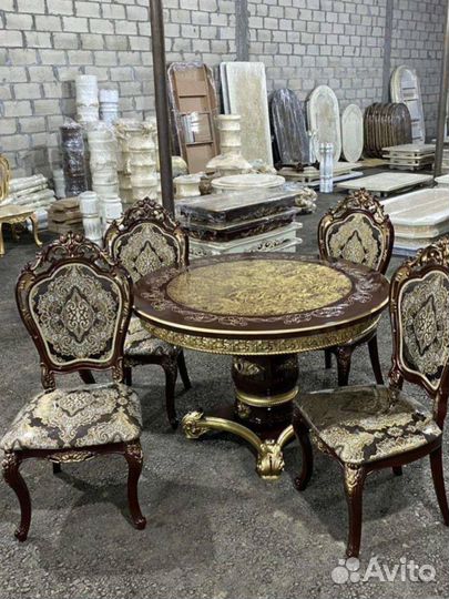 Столы и стулья