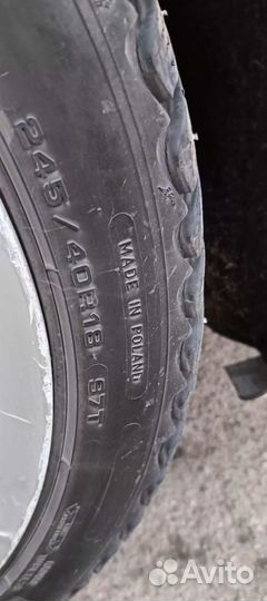 Goodyear Ultragrip Ice Arctic 245/40 R18