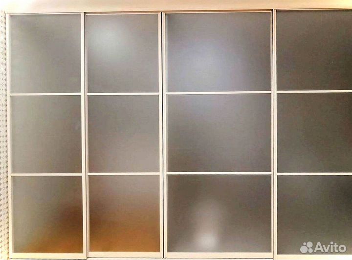 Стеклянная перегородка