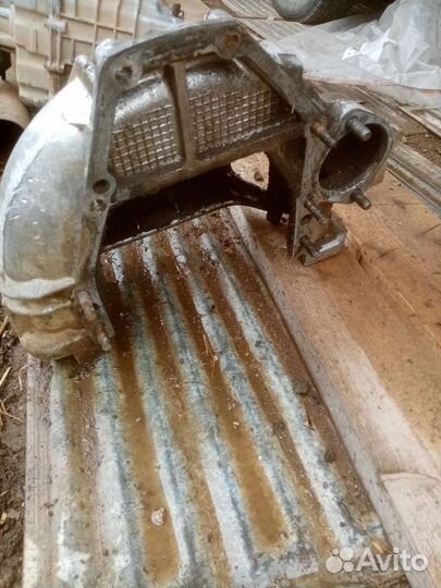 Кожух сцепления 402