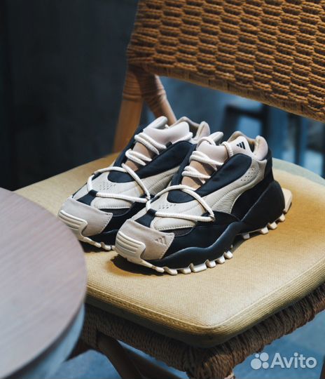 Кроссовки Adidas Seeulater SPW