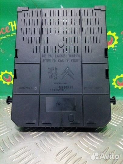 Блок предохранителей Peugeot 308 хечбэк 1.6 EP6