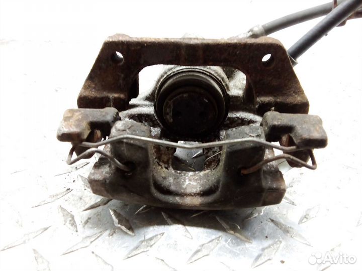 Суппорт задний левый Ford Escape 3