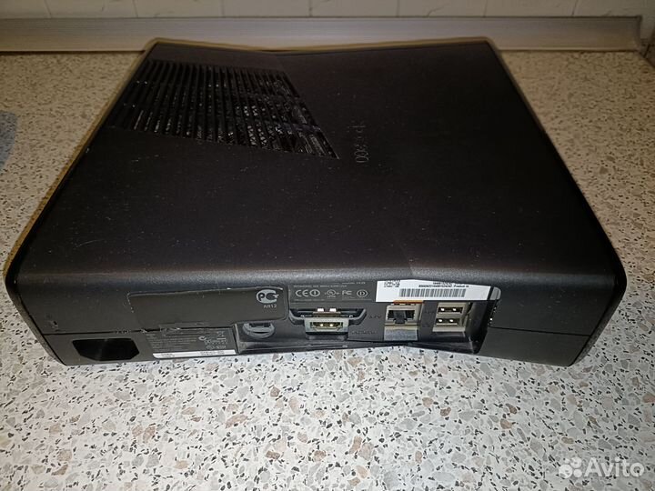 Xbox 360 прошитый (2 джойстика, игры)